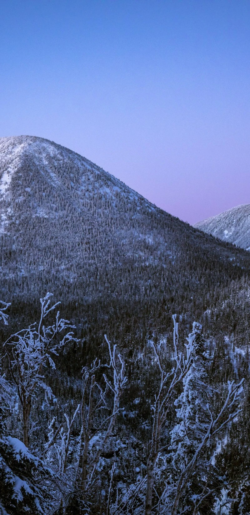 Winter Twilight in the Mountains 4K Mobile Wallpaper