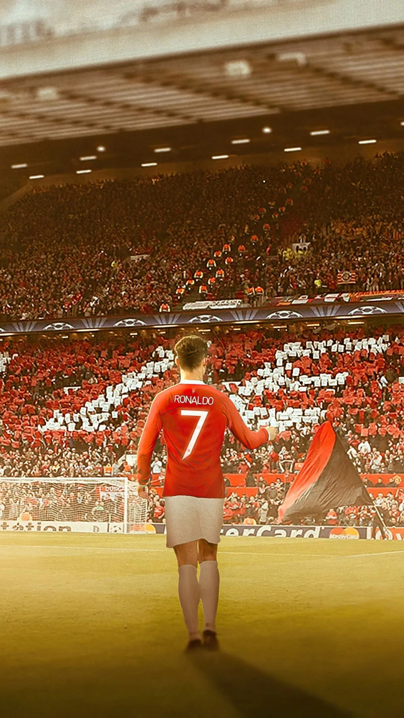 Ronaldo's Return to Old Trafford 4K Mobile Wallpaper