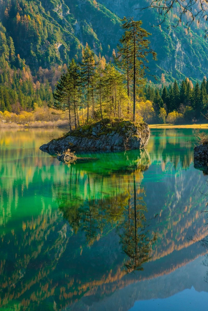 Island Reflection in Emerald Lake 4K Mobile Wallpaper