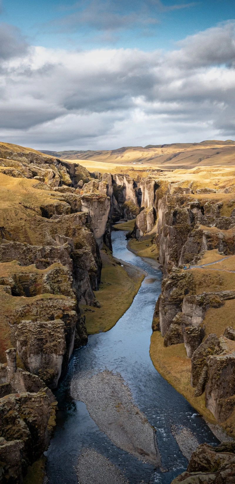 Fjaðrárgljúfur Canyon's Serene River 4K Mobile Wallpaper