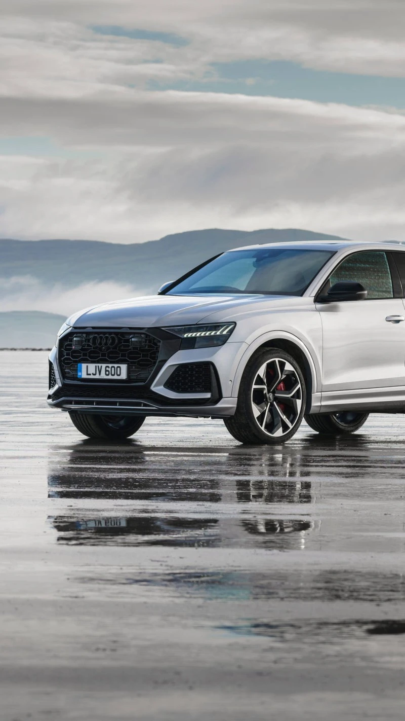 Audi RS Q8 on Wet Surface 4K Mobile Wallpaper