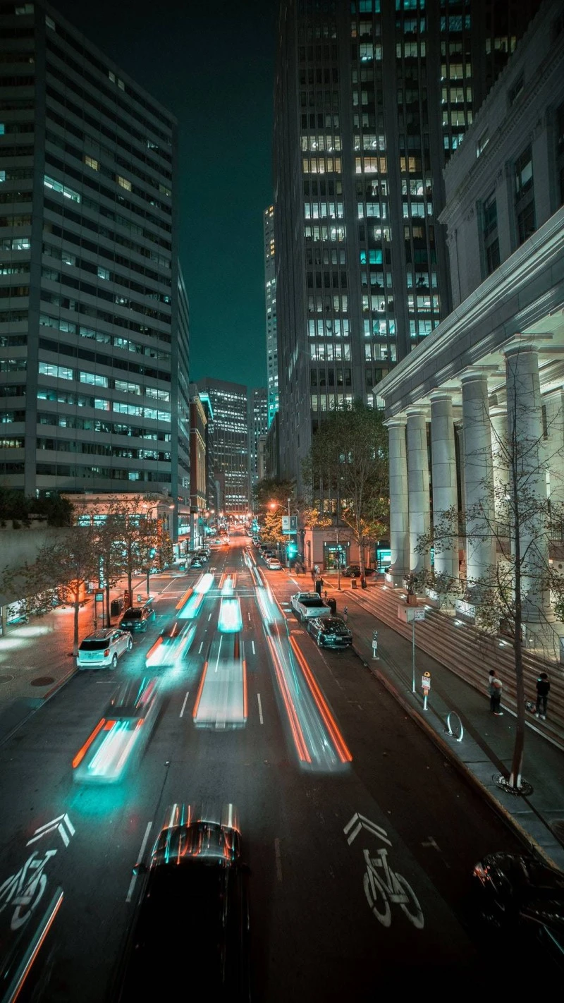 Night Traffic in San Francisco 4K Mobile Wallpaper