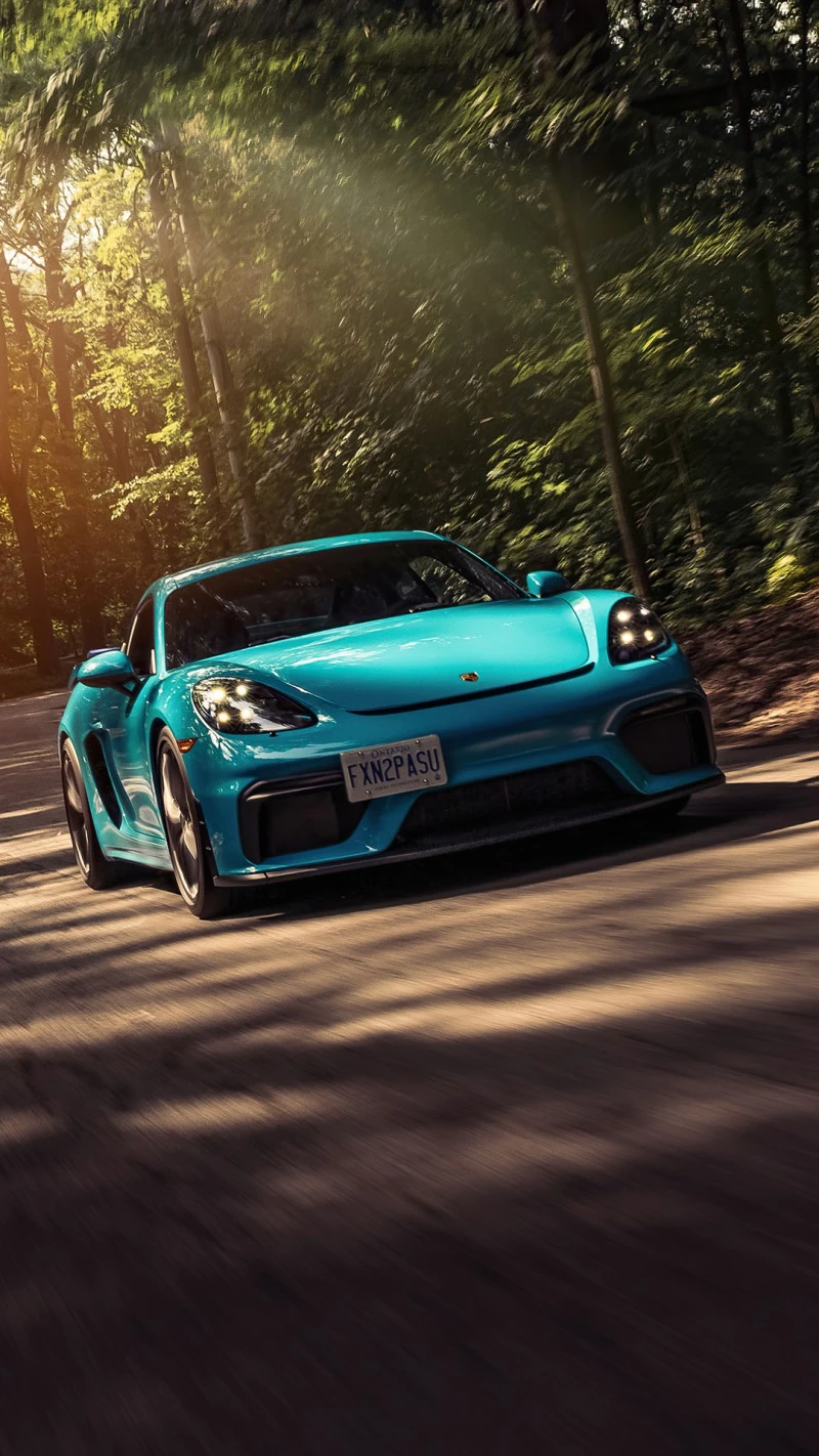Porsche 718 Cayman GT4 RS in Motion 4K Mobile Wallpaper