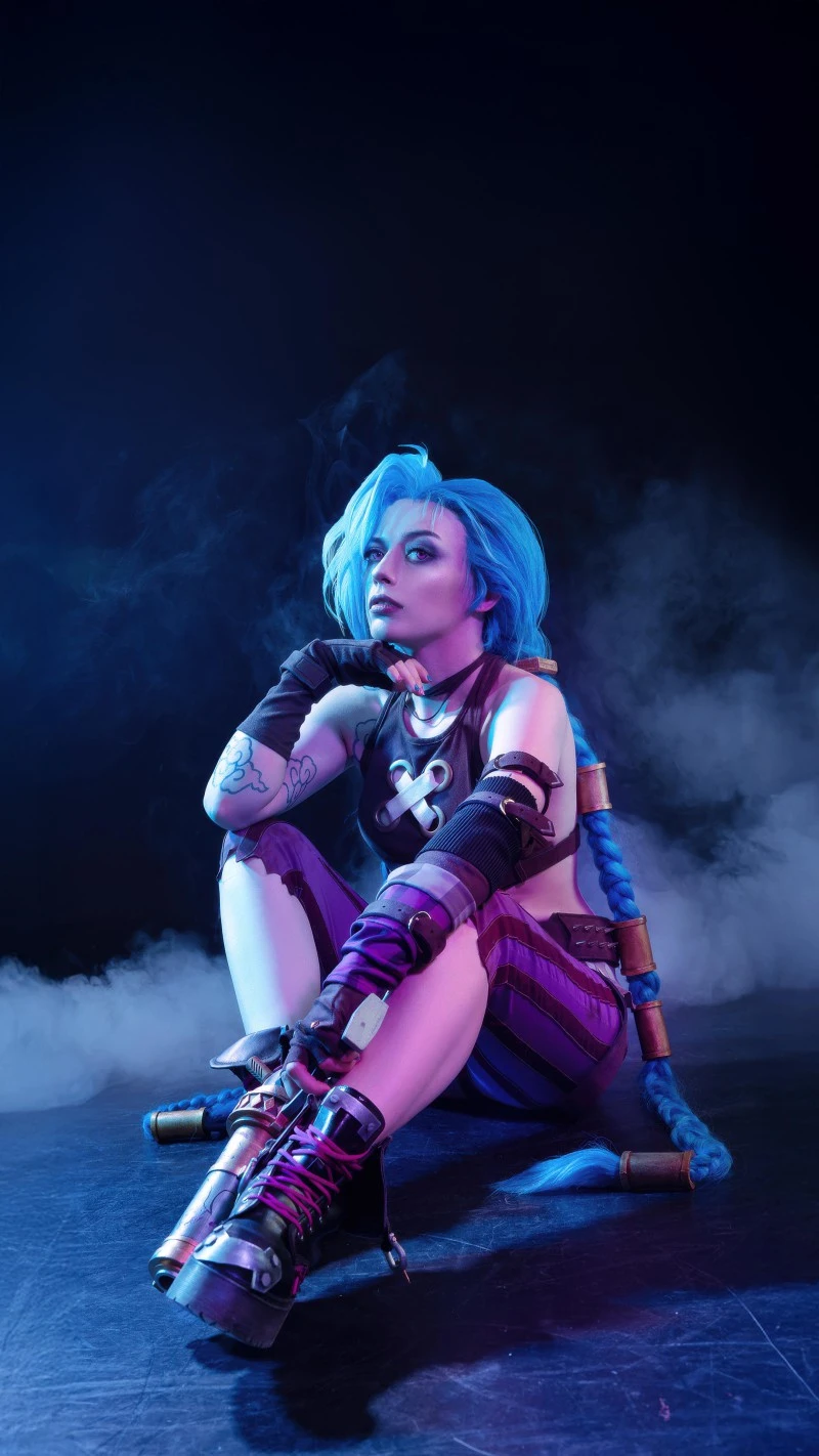 Jinx Sitting Pretty 4K Mobile Wallpaper