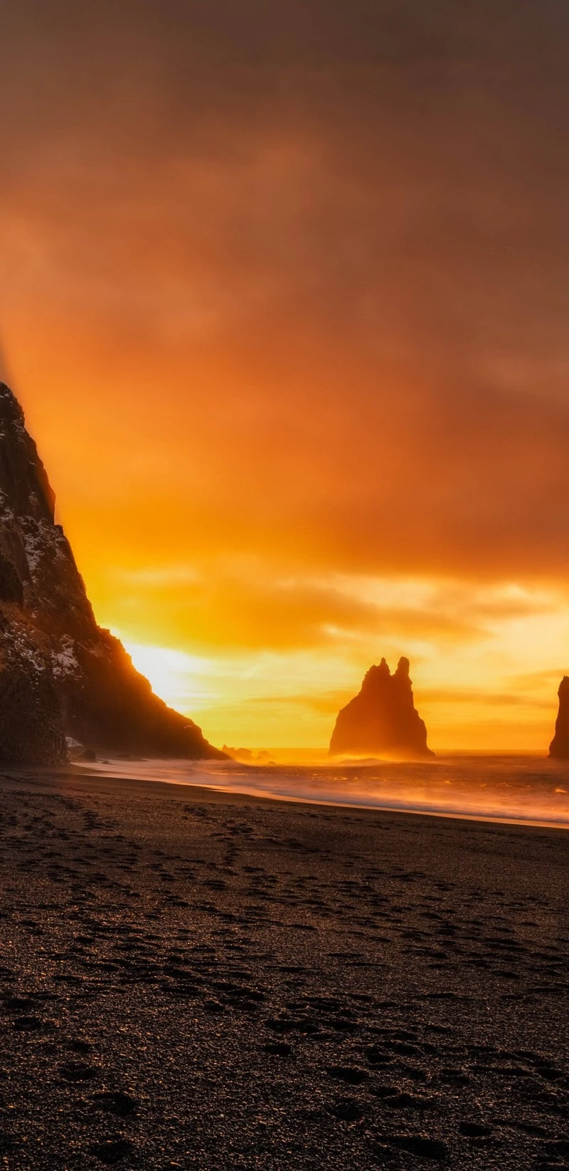 Icelandic Black Sand Beach Sunset 4K Mobile Wallpaper