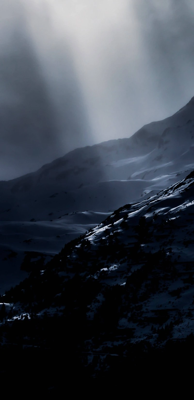 Dramatic Mountain Light 4K Mobile Wallpaper
