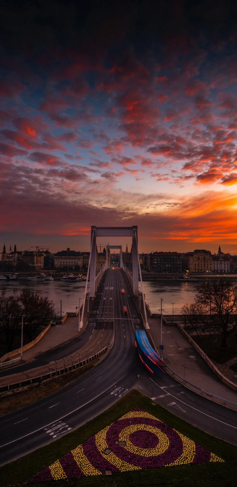 City Bridge at Sunset 4K Mobile Wallpaper