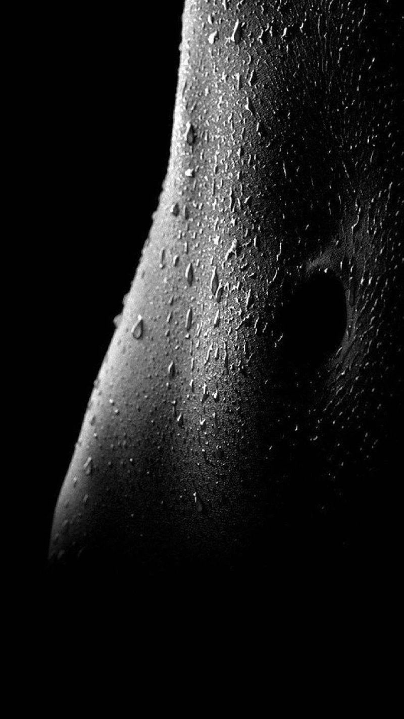 Monochromatic Wet Skin 4K Mobile Wallpaper