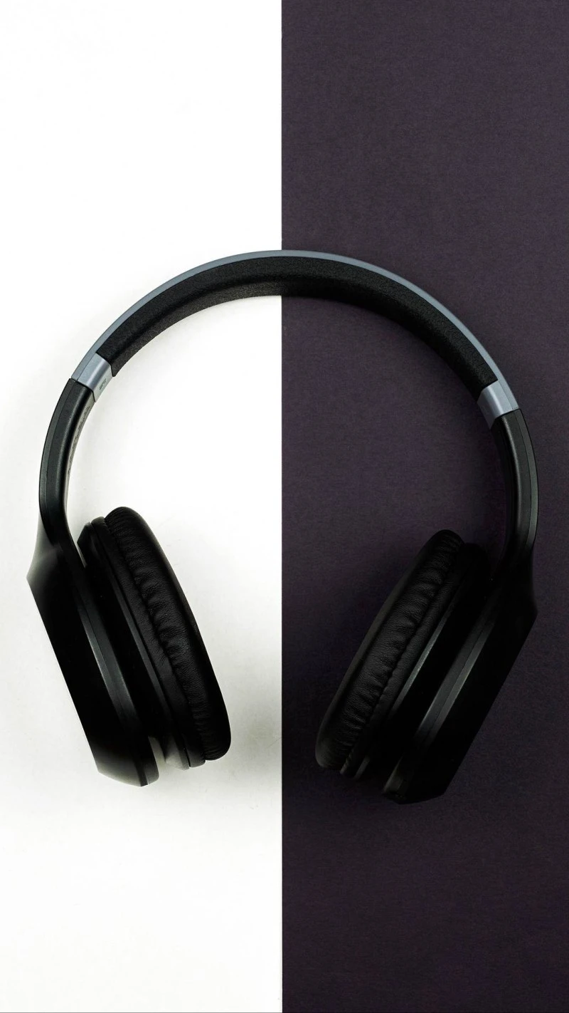 Black Headphones on Black and White Background 4K Mobile Wallpaper