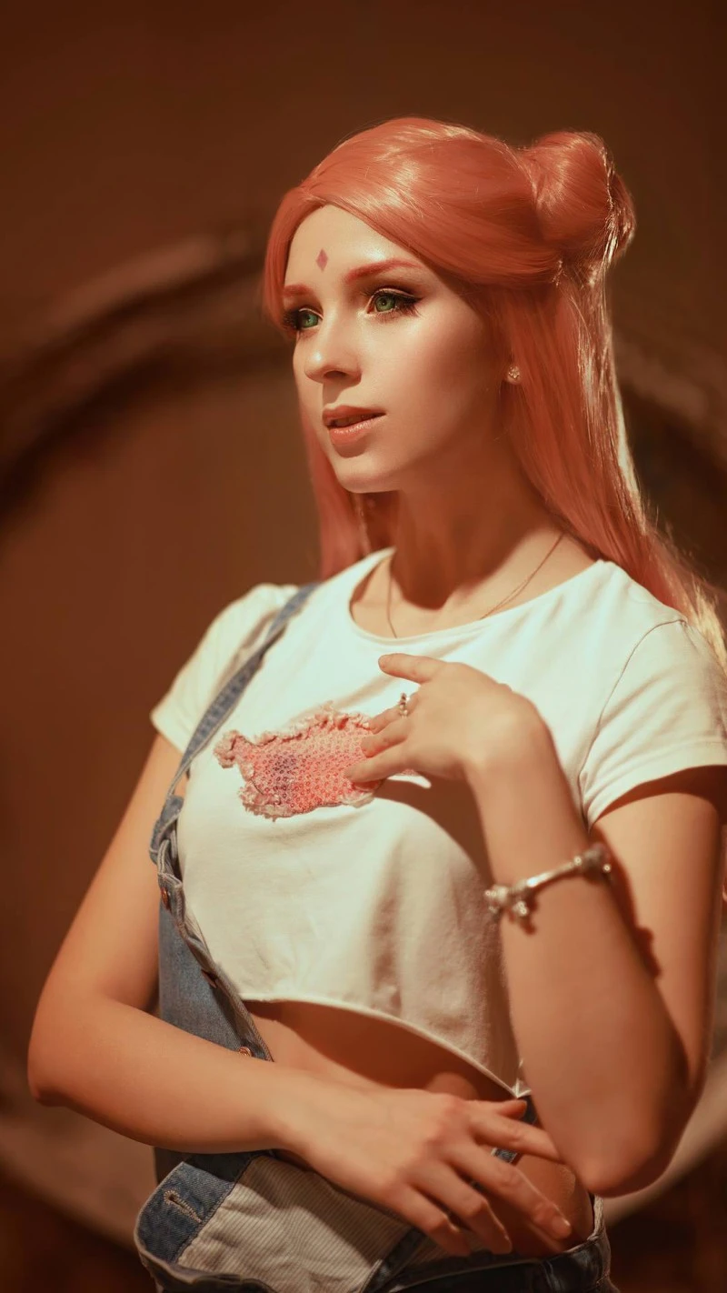 Sakura Haruno Cosplay 4K Mobile Wallpaper