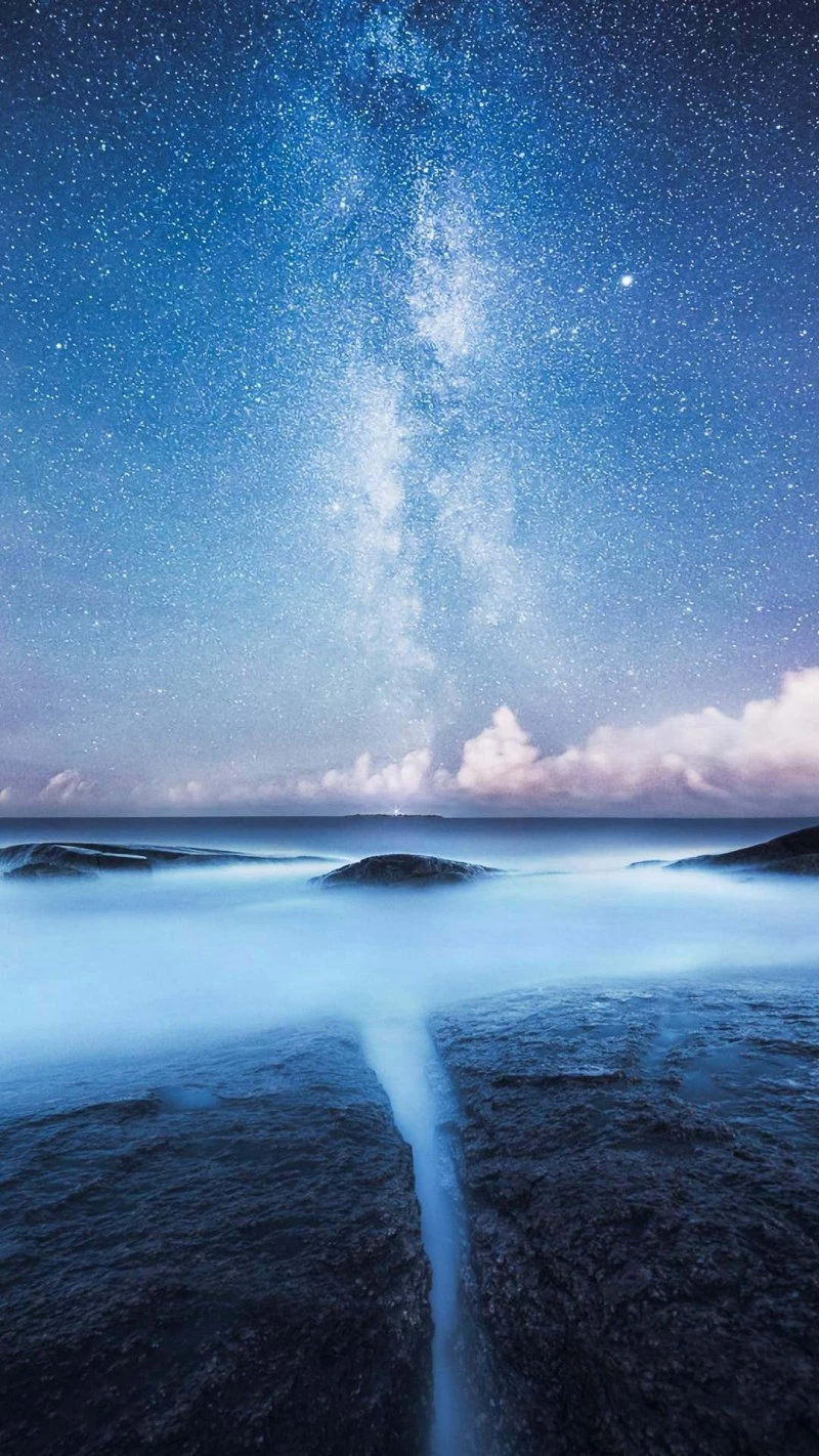 Milky Way over Coastal Rocks 4K Mobile Wallpaper