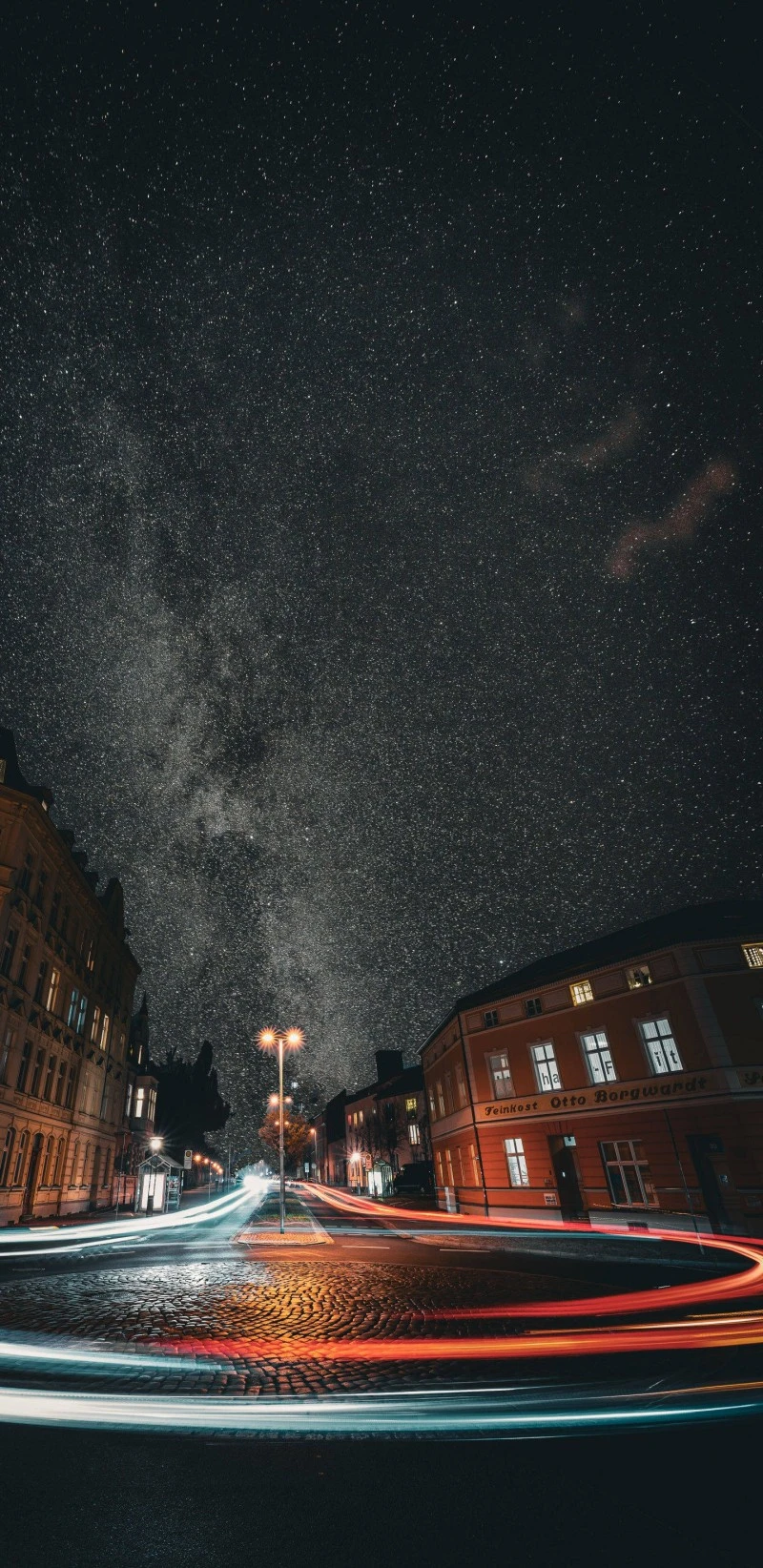 Starry Night Cityscape 4K Mobile Wallpaper