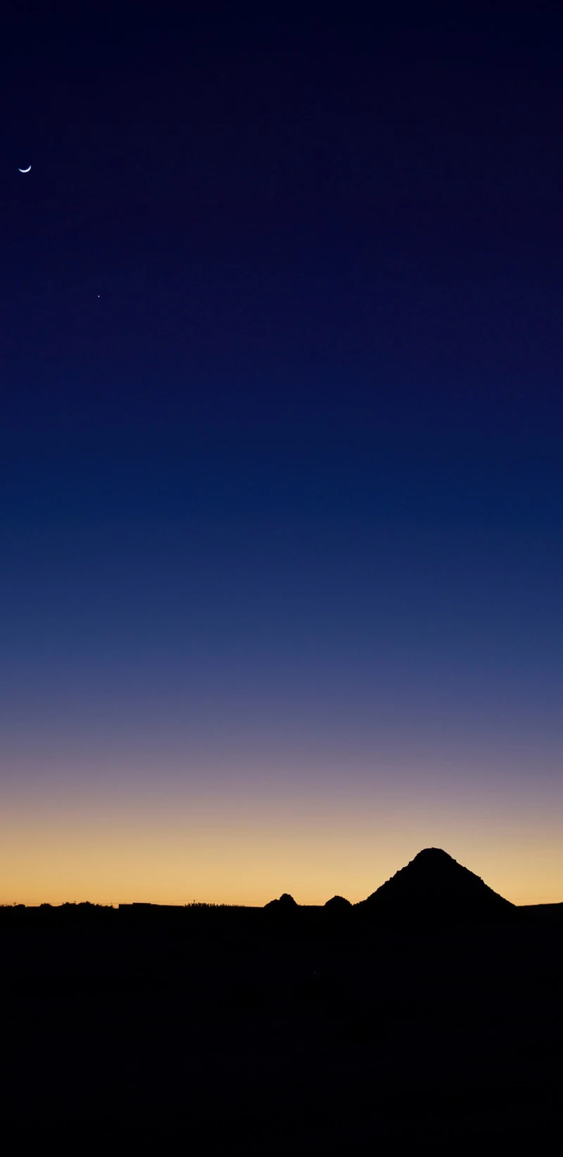 Desert Night Sky 4K Mobile Wallpaper
