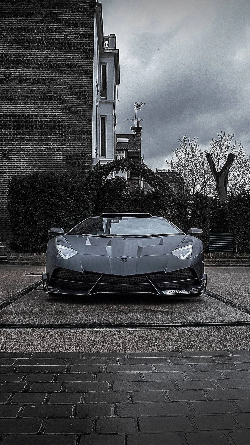 Black Lamborghini Aventador in London 4K Mobile Wallpaper