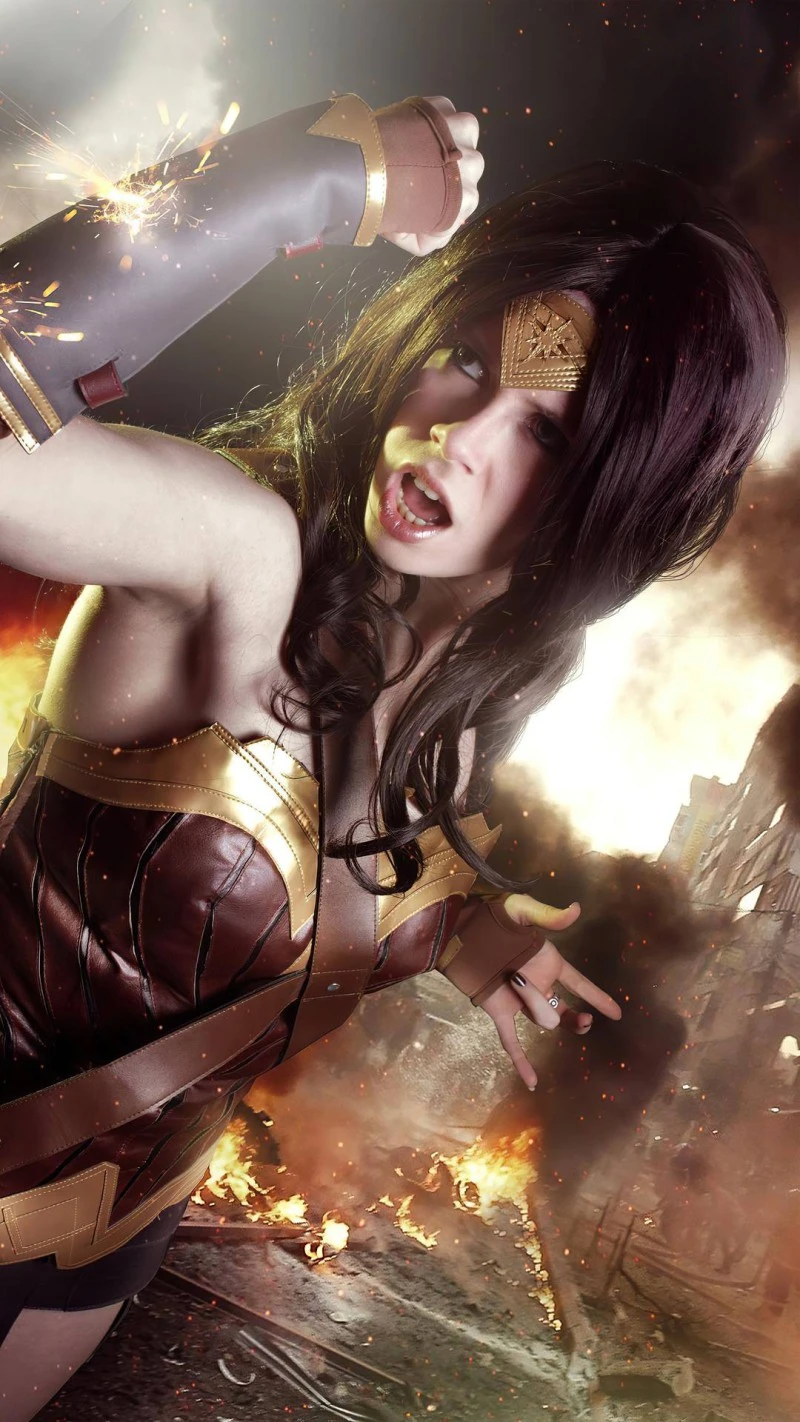 Wonder Woman Cosplay: Battle Ready 4K Mobile Wallpaper