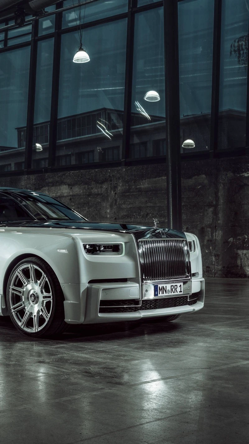 Rolls-Royce Phantom: White Majesty 4K Mobile Wallpaper
