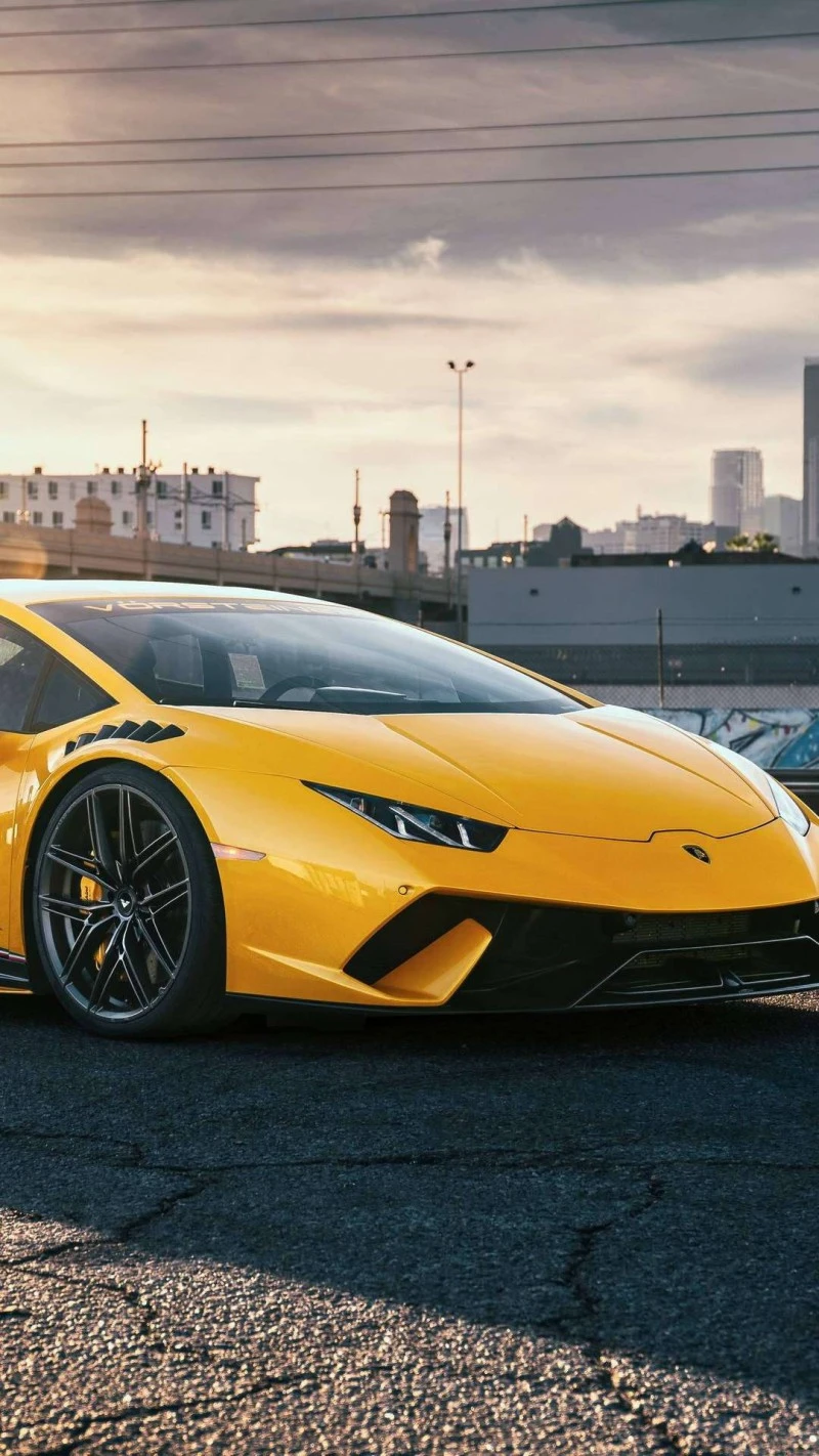 Lamborghini Huracán EVO in Yellow 4K Mobile Wallpaper