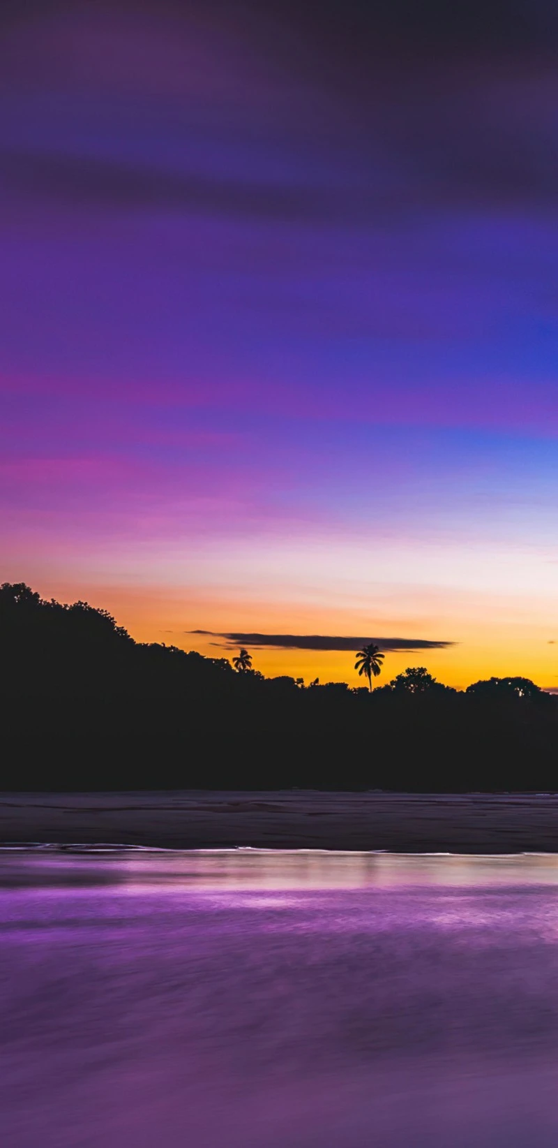 Serene Sunset Over the Beach 4K Mobile Wallpaper