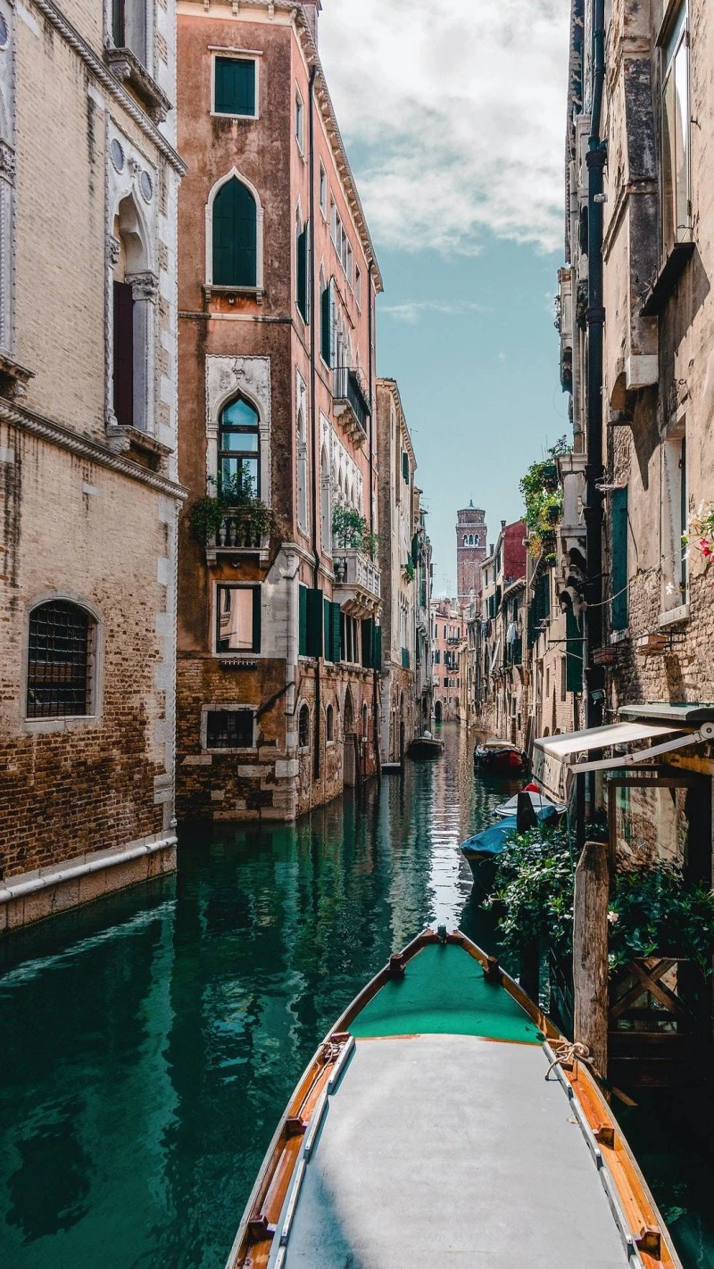 Venice Canal View 4K Mobile Wallpaper