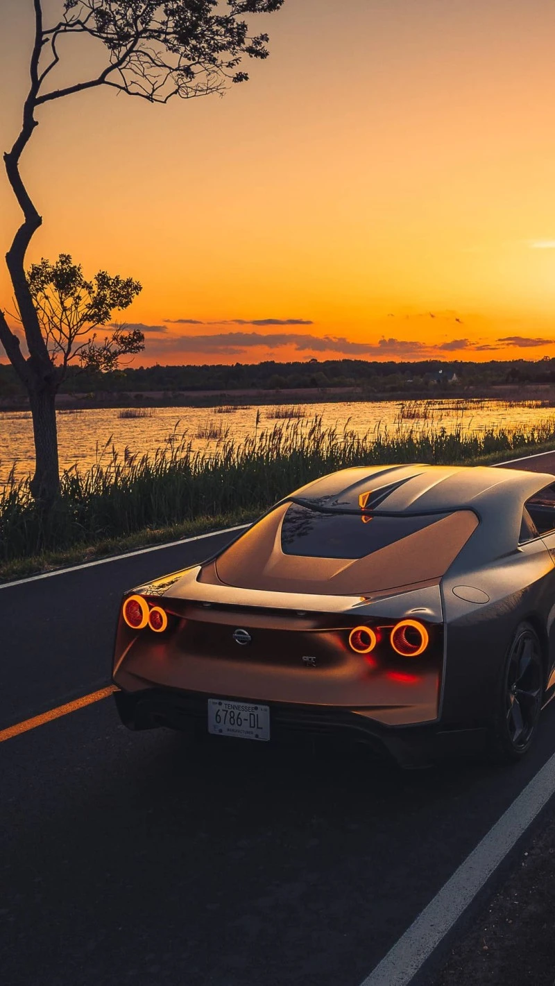 Golden Sunset GT-R 4K Mobile Wallpaper