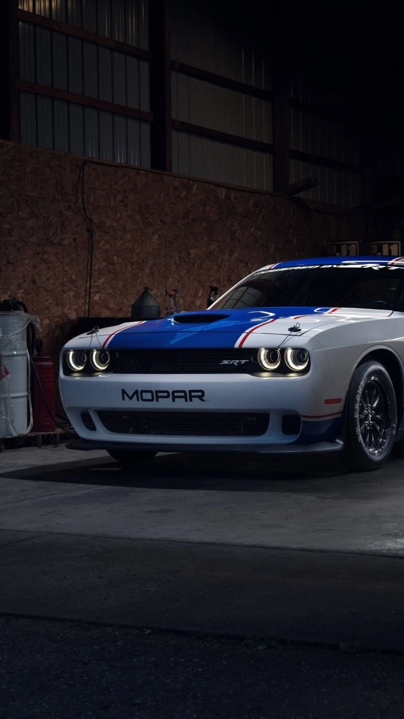 Mopar Dodge Challenger SRT 4K Mobile Wallpaper
