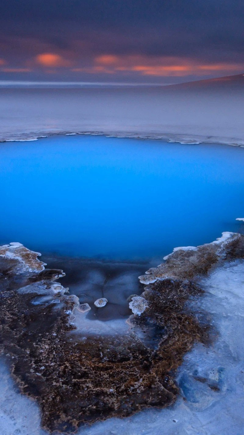 Vibrant Blue Geothermal Pool 4K Mobile Wallpaper