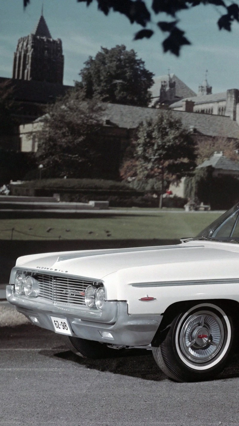 Oldsmobile 98 Classic Car 4K Mobile Wallpaper