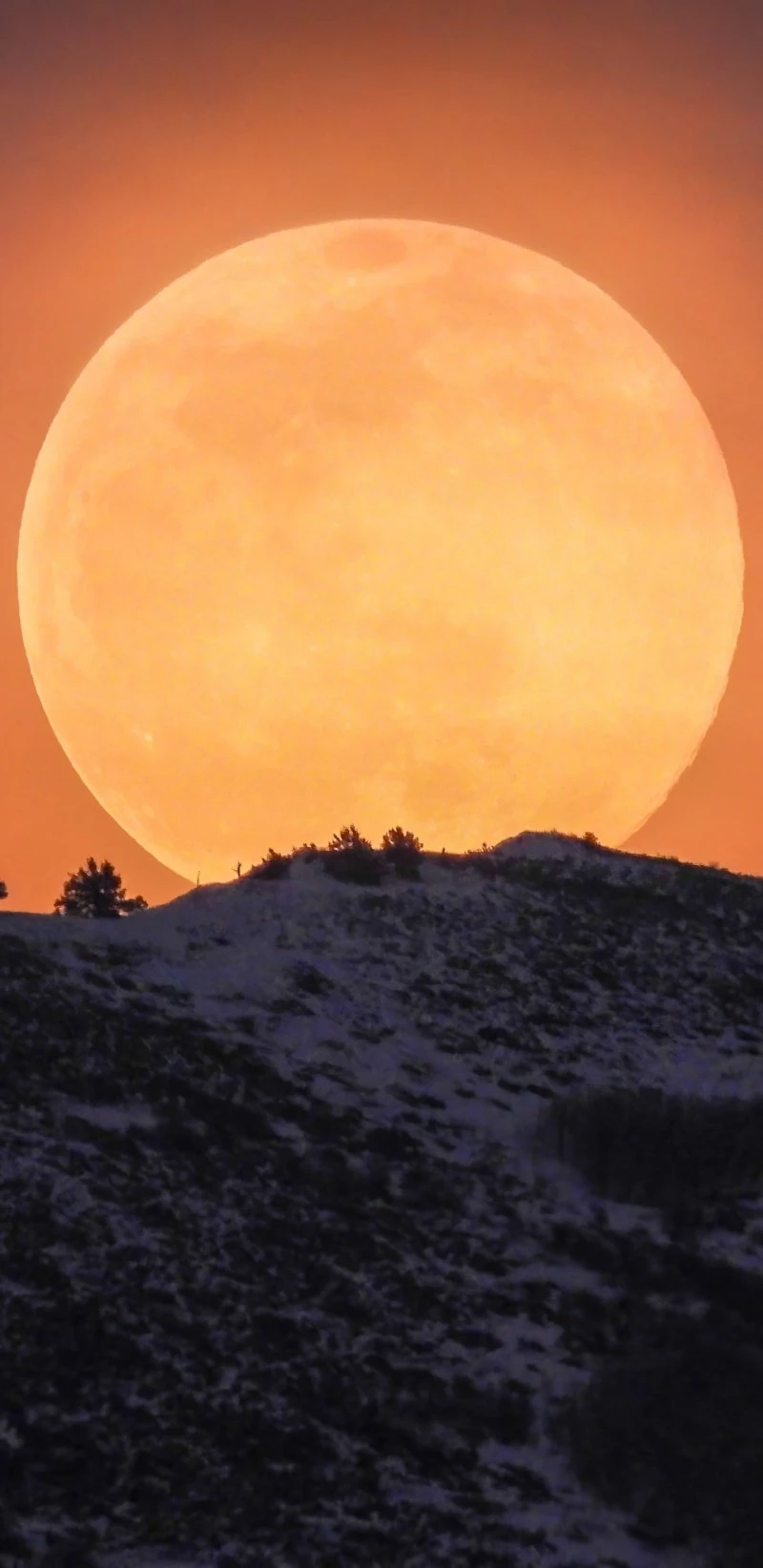 Sunset Moonrise over Snowy Mountain 4K Mobile Wallpaper