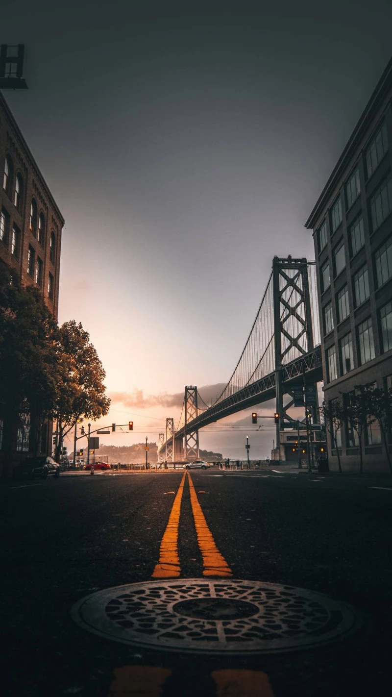 Golden Gate Bridge at Sunrise 4K Mobile Wallpaper