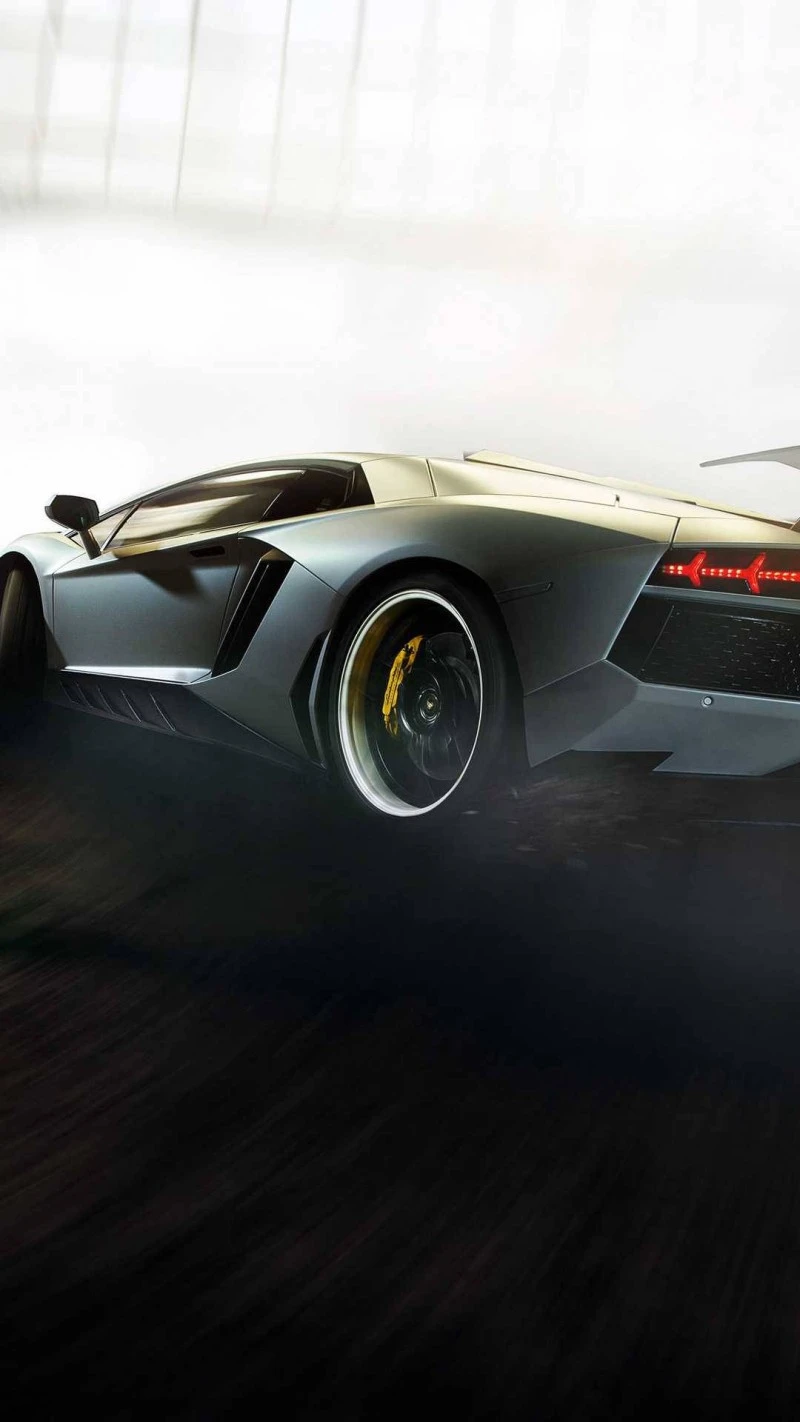 Lamborghini Aventador in Motion 4K Mobile Wallpaper