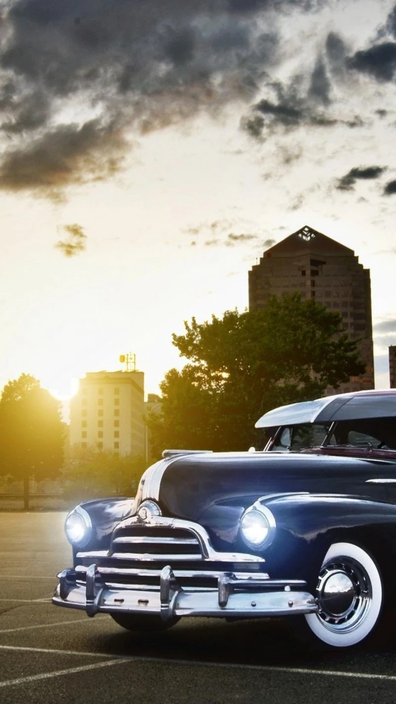 Restored Pontiac at Sunset 4K Mobile Wallpaper