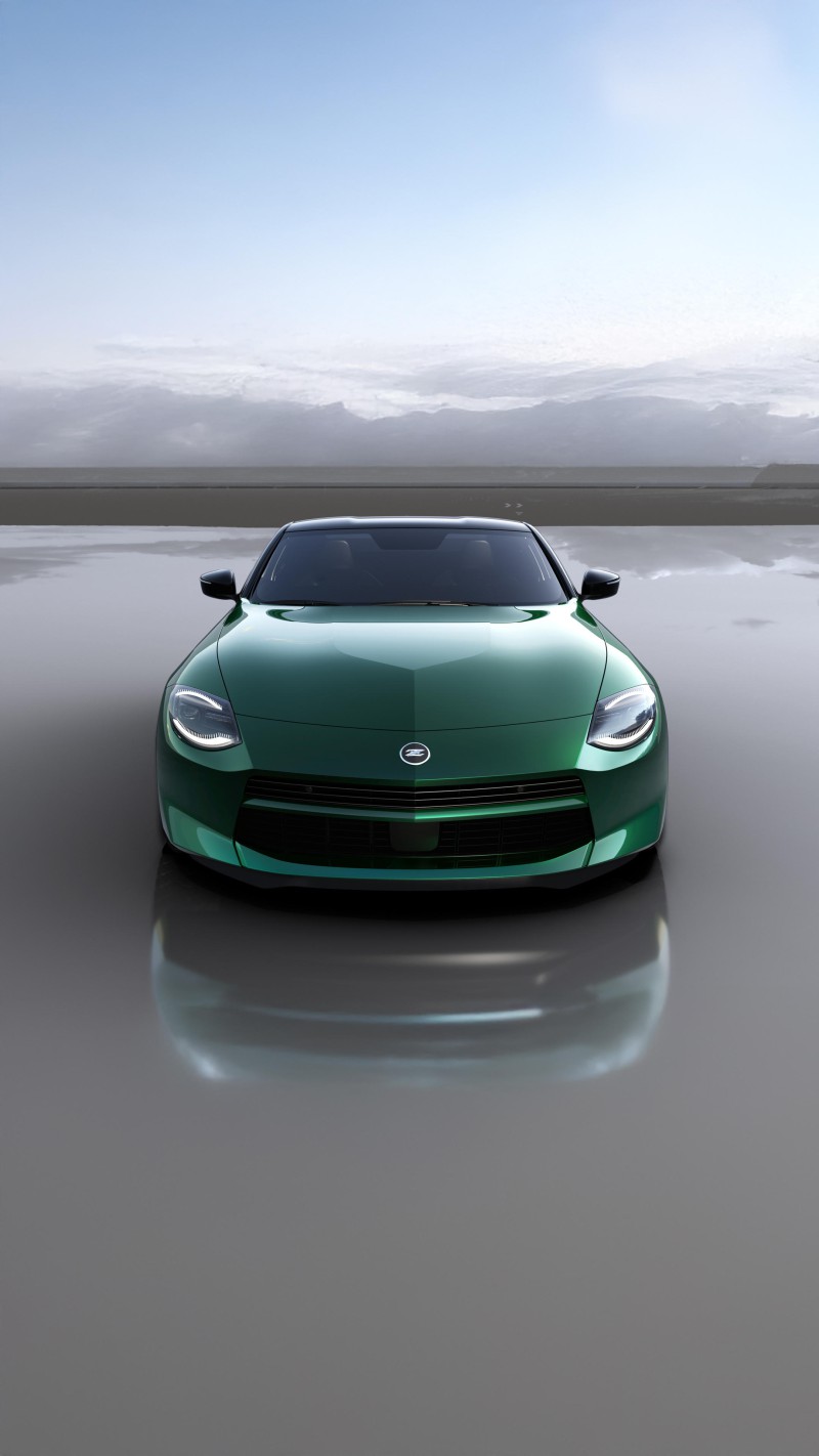 4K mobile wallpaper Green Sports Car on a Reflective Surface - high resolution for Android and iPhone