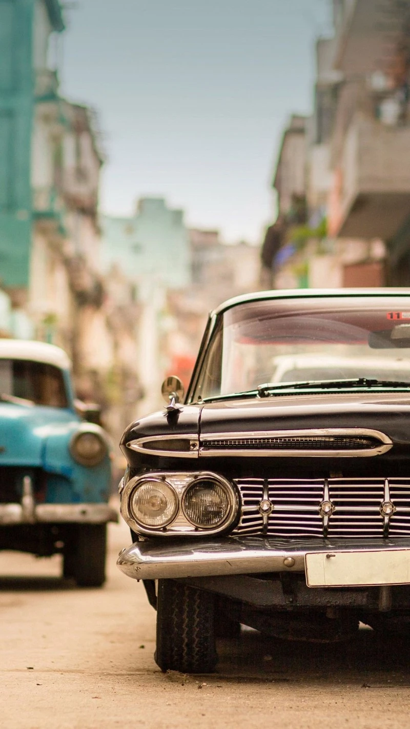 Vintage Chevy in Havana 4K Mobile Wallpaper