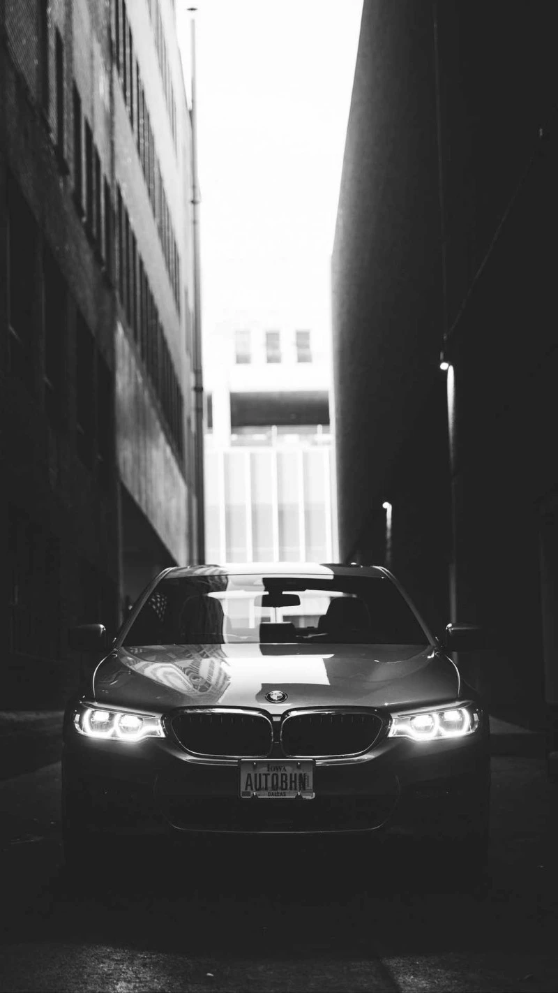 BMW 5 Series in Alleyway 4K Mobile Wallpaper