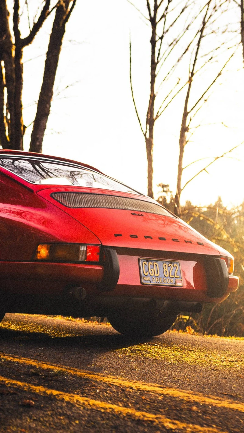 Classic Porsche Sunset 4K Mobile Wallpaper