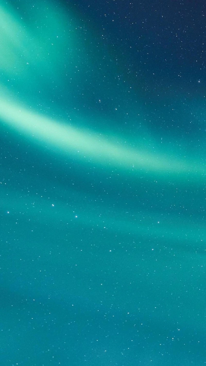 Serene Aurora Borealis 4K Mobile Wallpaper