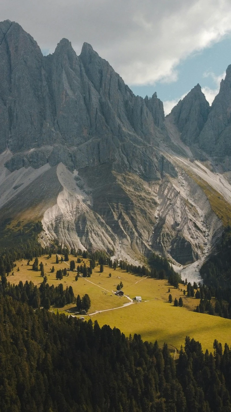 Mountainous Landscape with Lush Valley 4K Mobile Wallpaper