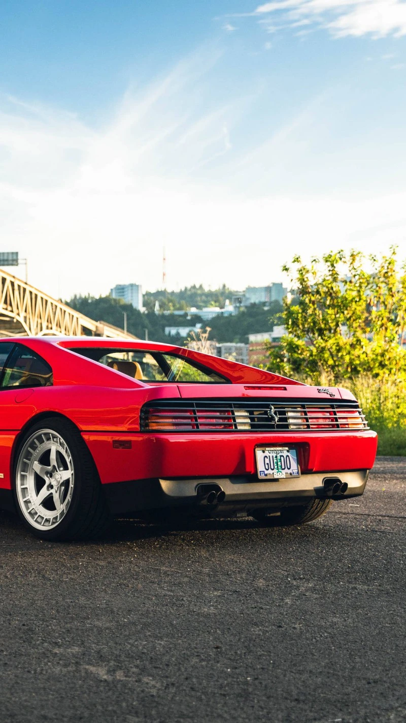 Ferrari Testarossa 4K Mobile Wallpaper