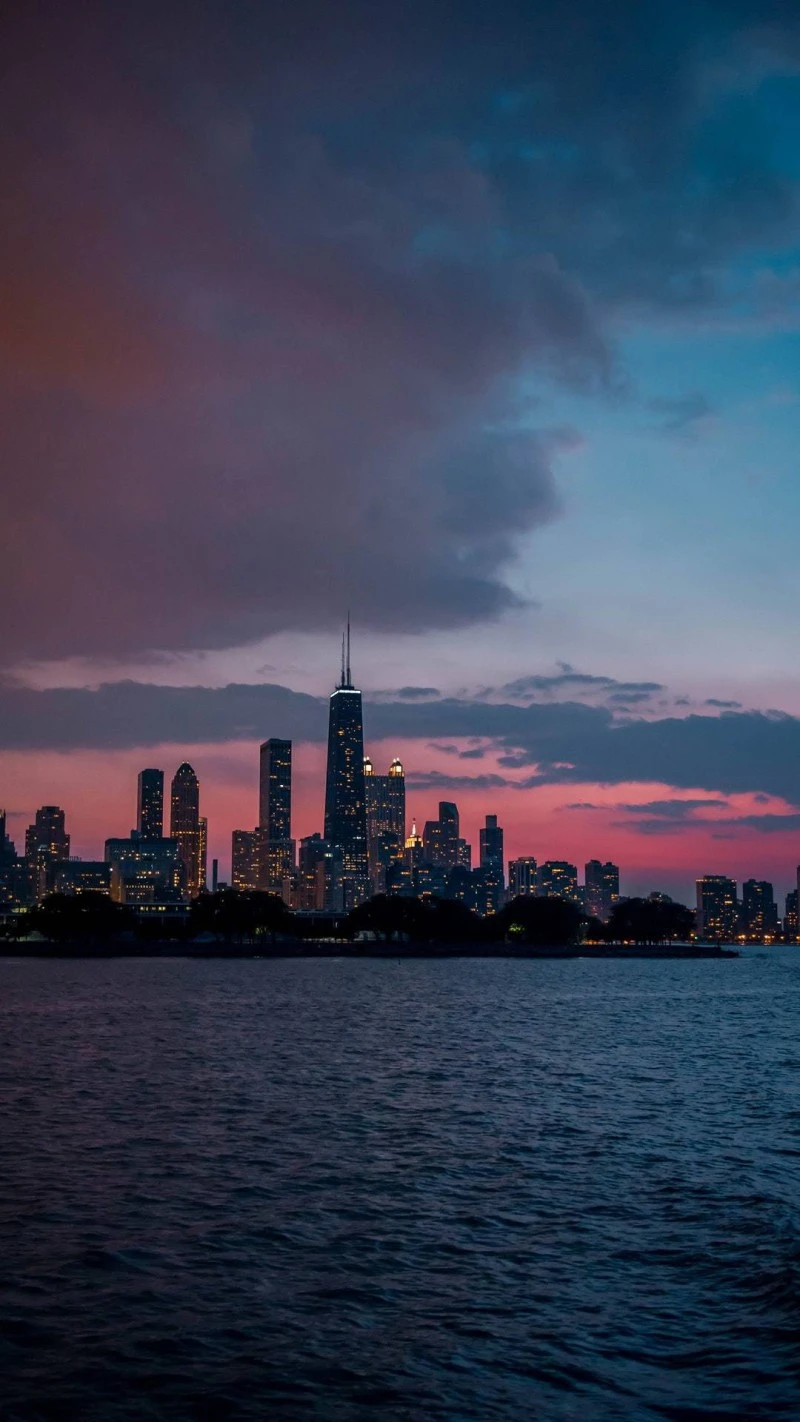 Chicago Skyline at Sunset 4K Mobile Wallpaper