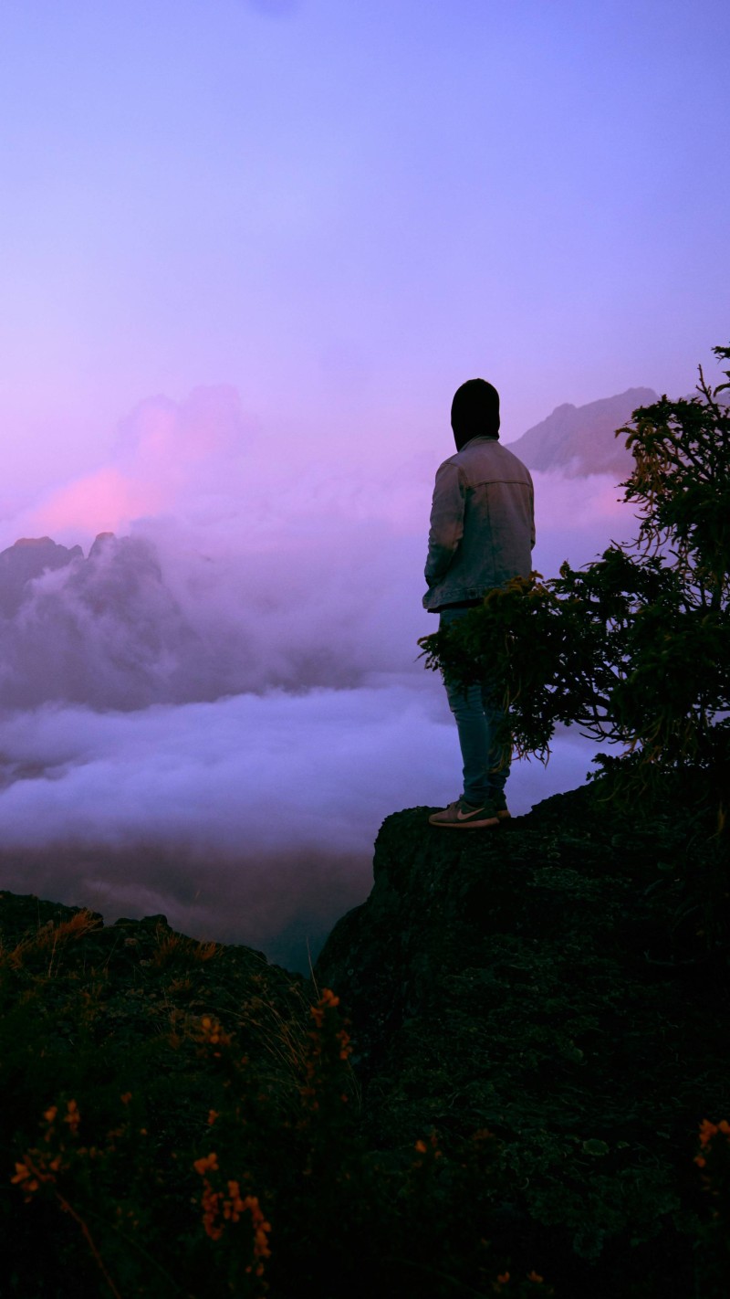 Misty Mountain View Purple Sunset 4K Mist Wallpaper