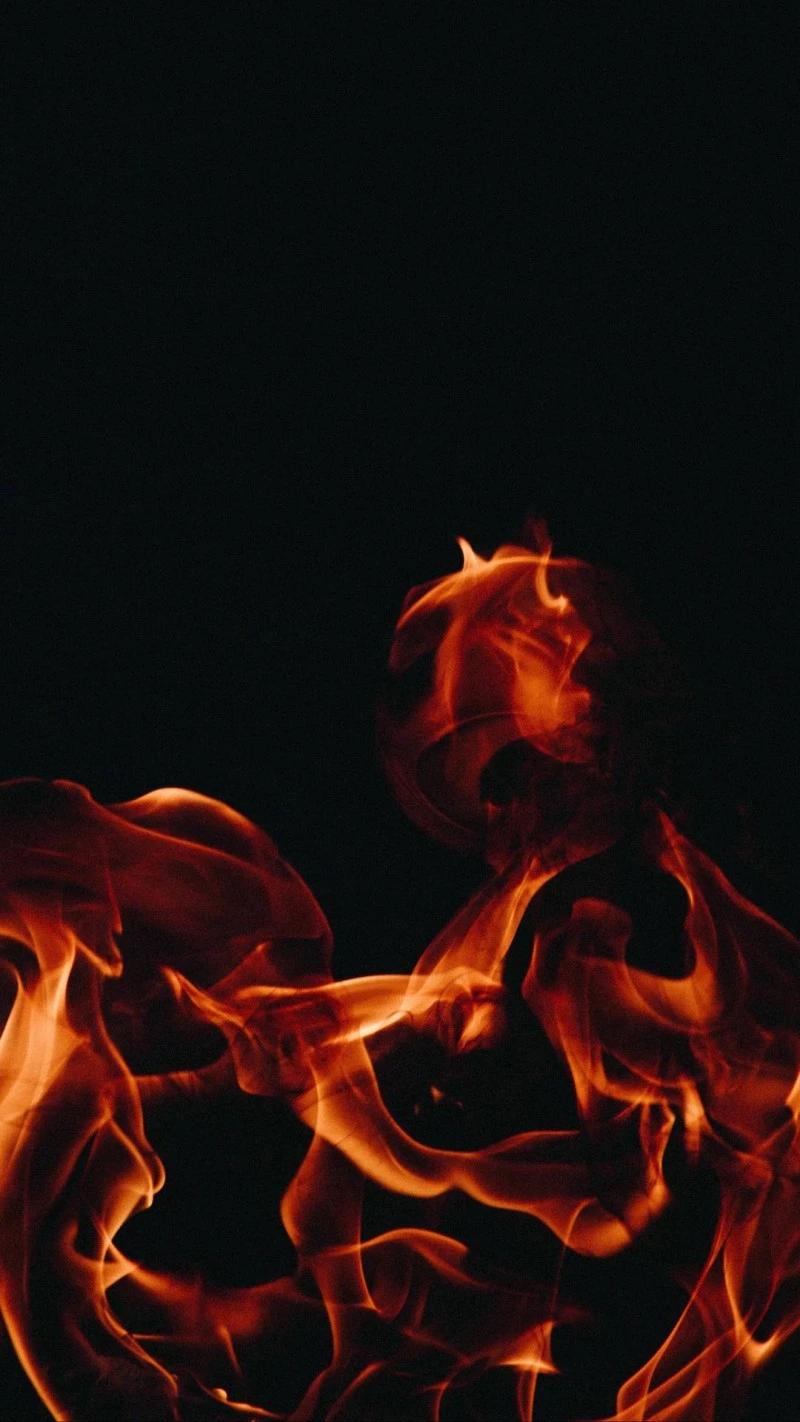 Crimson Dance 4K Mobile Wallpaper