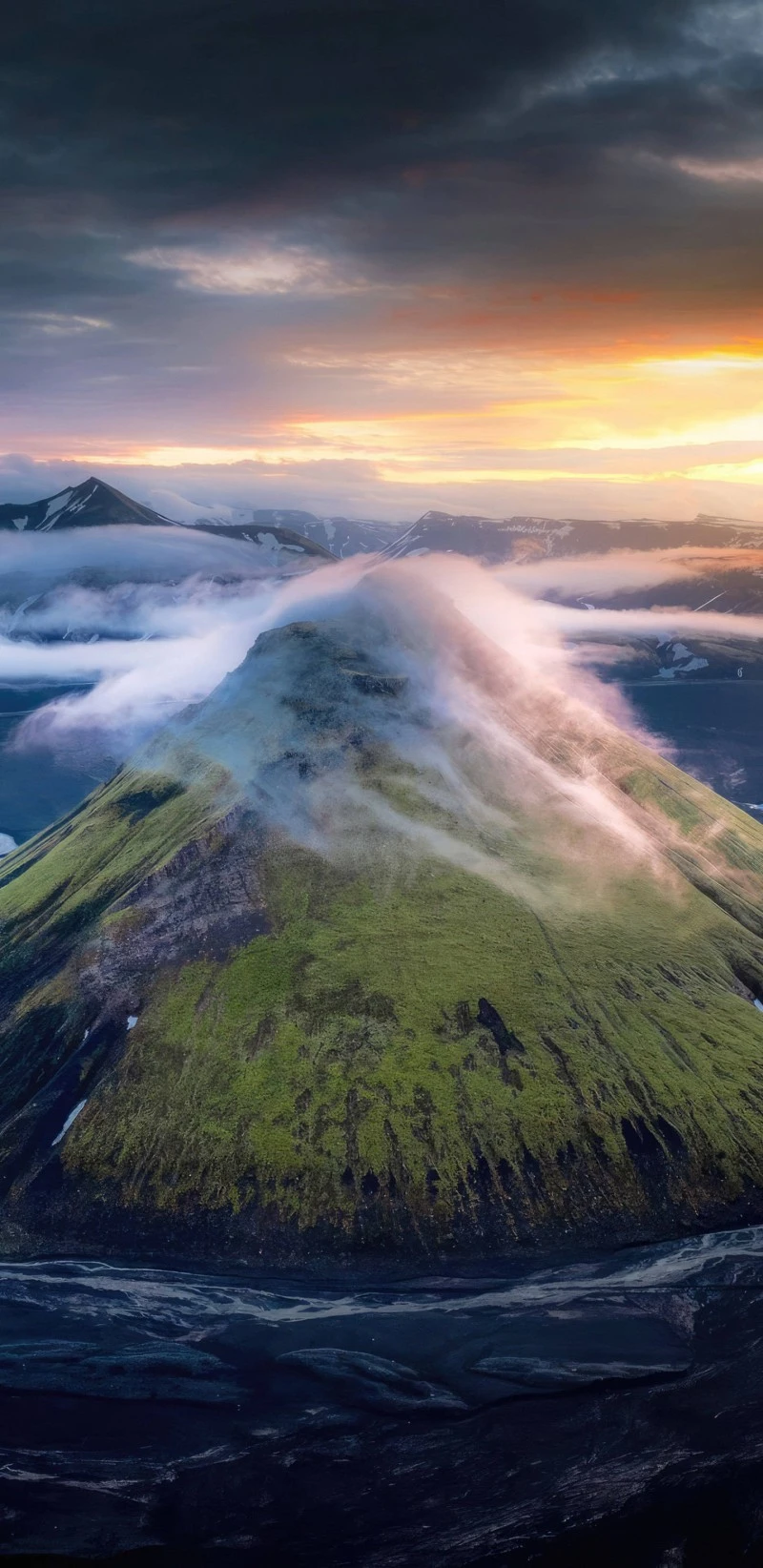 Icelandic Mountain Sunset 4K Mobile Wallpaper