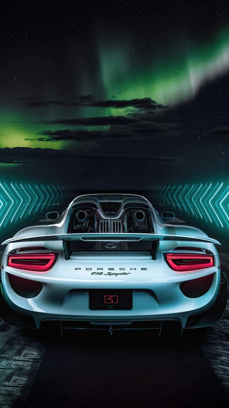 Porsche 918 Spyder Under the Aurora Borealis 4K Mobile Wallpaper