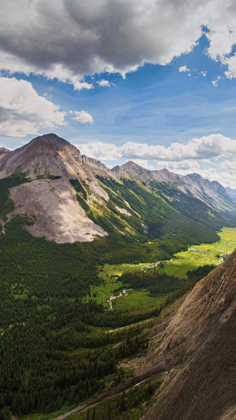 Mountain Valley Landscape 4K Mobile Wallpaper