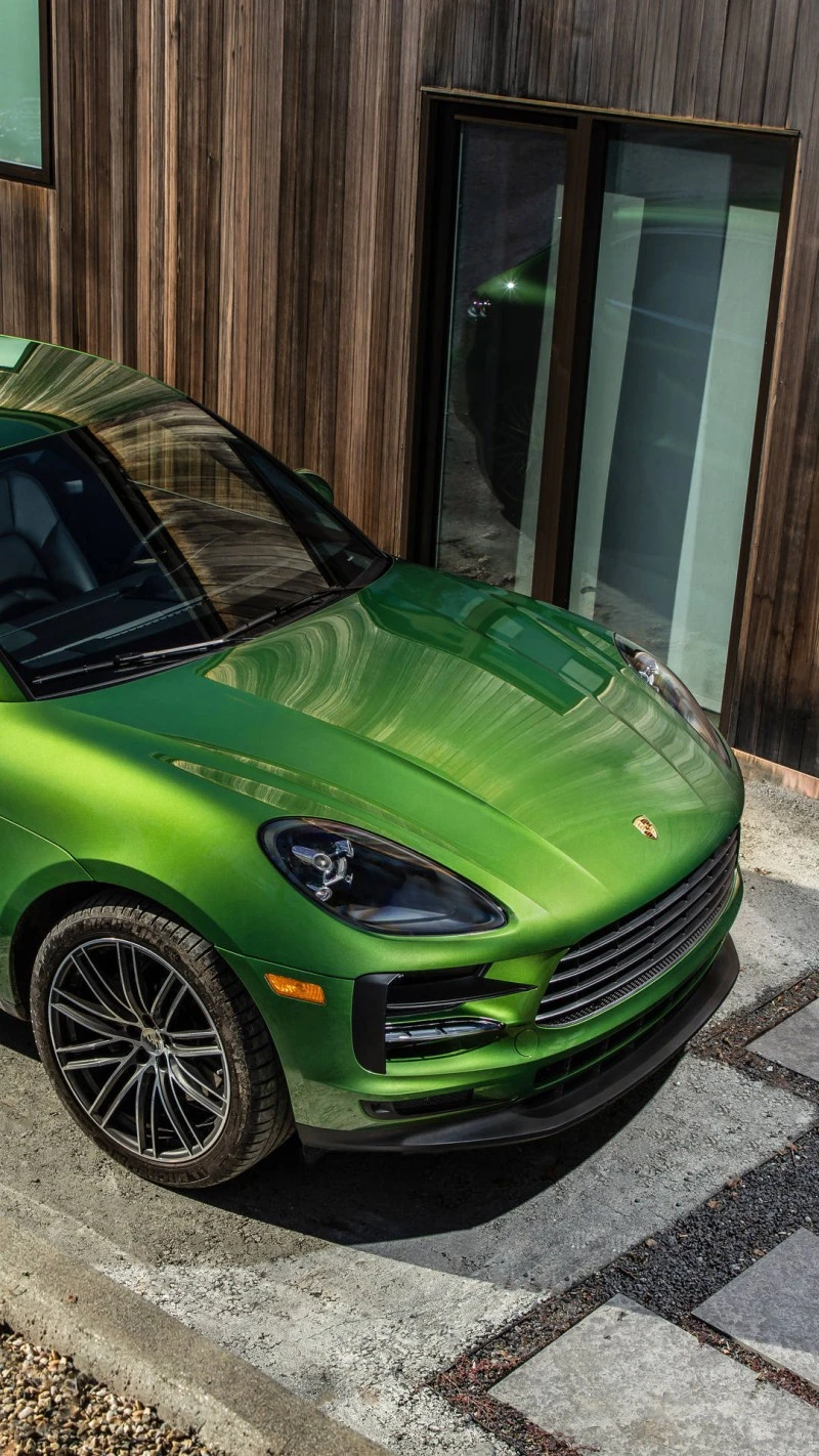 Green Porsche Macan 4K Mobile Wallpaper