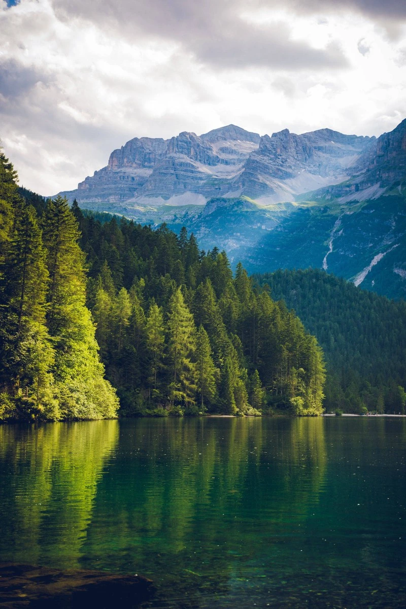 Serene Mountain Lake Reflection 4K Mobile Wallpaper