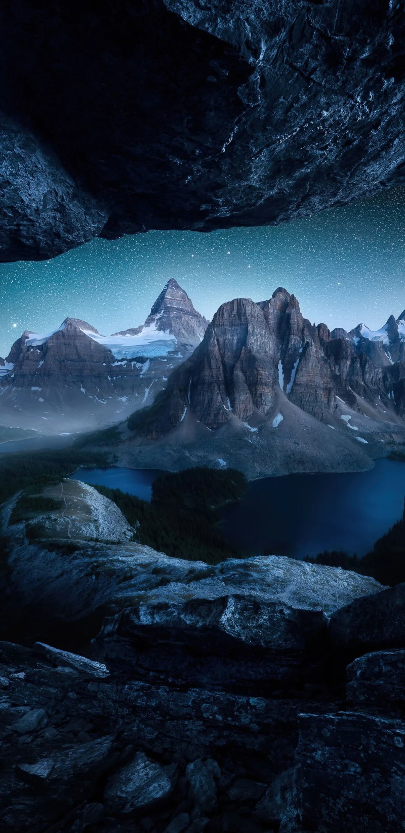 Starry Night Over Mountain Lake 4K Mobile Wallpaper