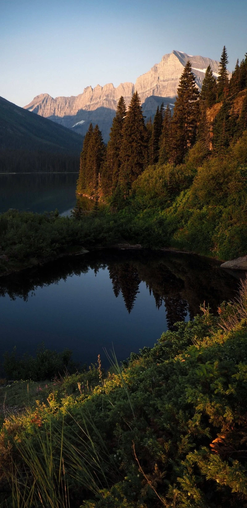 Glacier Lake Serenity 4K Mobile Wallpaper