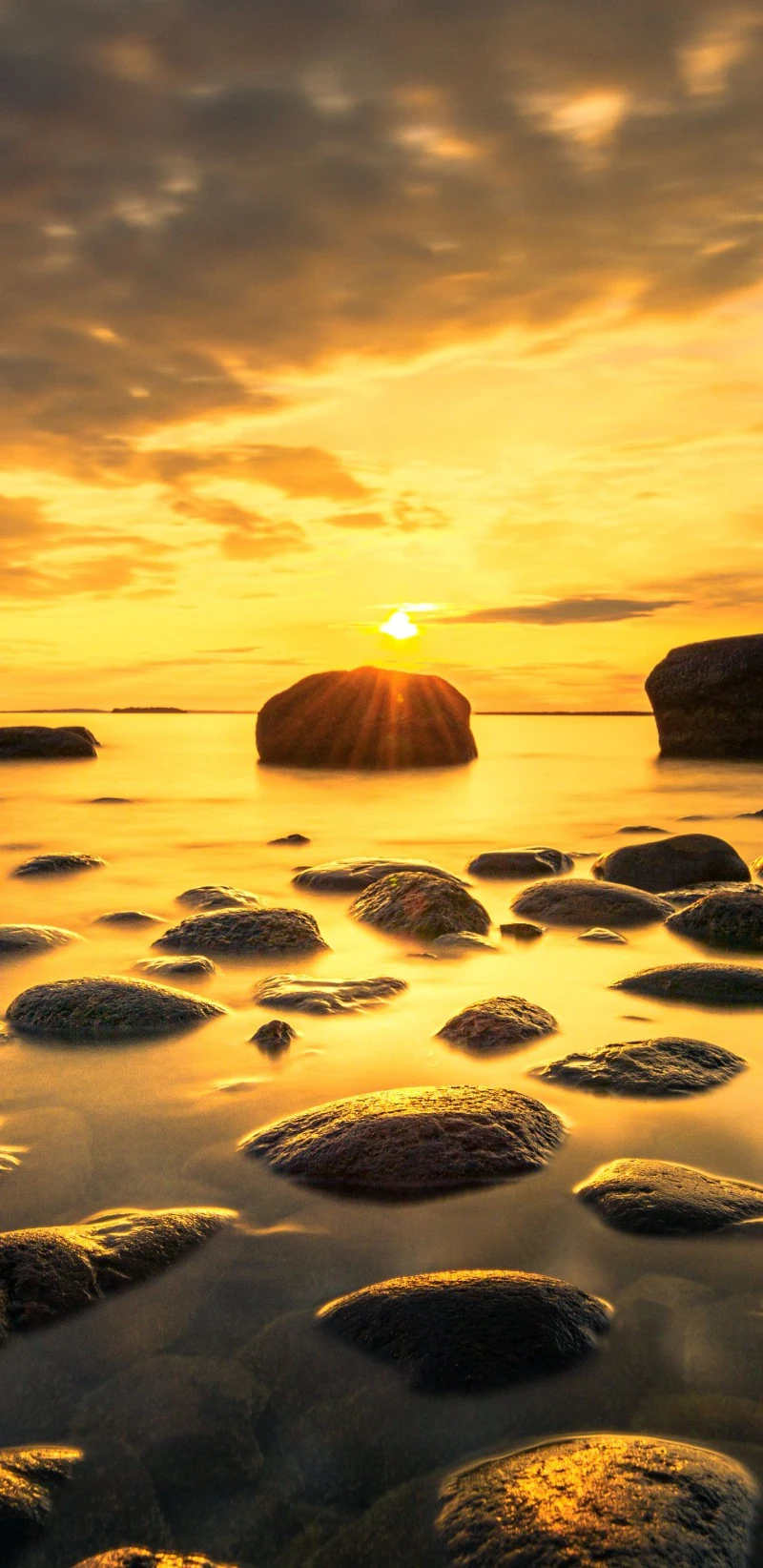 Golden Sunset at the Coast 4K Mobile Wallpaper