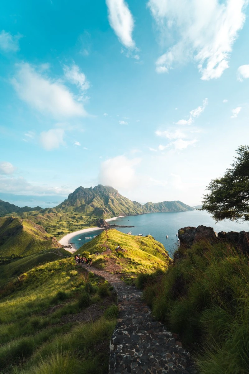 Scenic Island Vista 4K Mobile Wallpaper